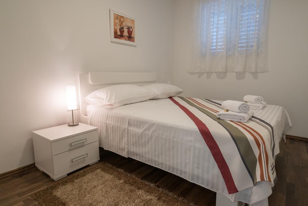 Drop In Split Luxury Suites Экстерьер фото