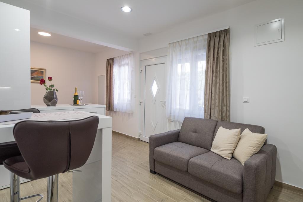 Drop In Split Luxury Suites Экстерьер фото