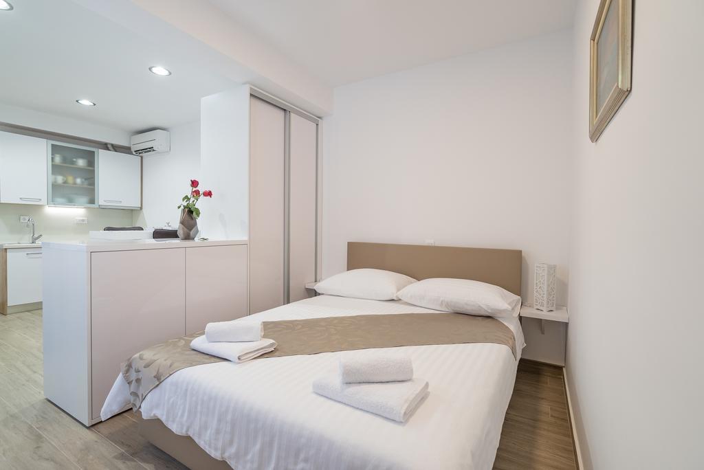 Drop In Split Luxury Suites Экстерьер фото