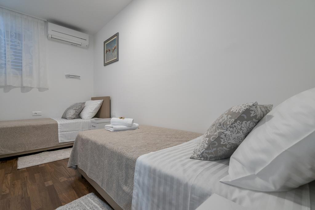 Drop In Split Luxury Suites Экстерьер фото