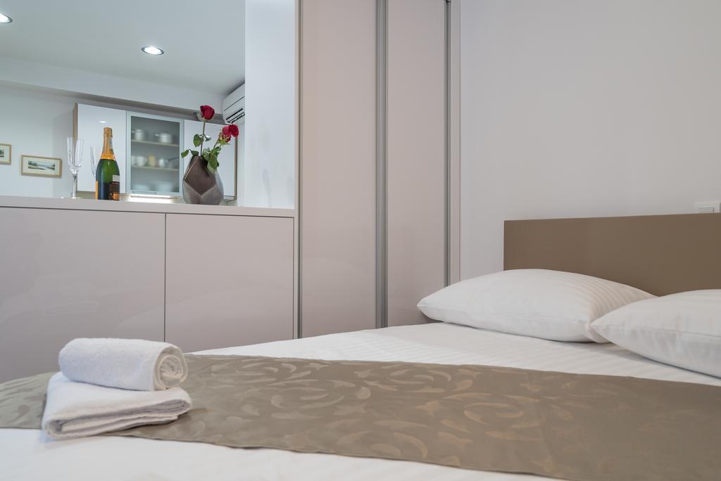 Drop In Split Luxury Suites Экстерьер фото
