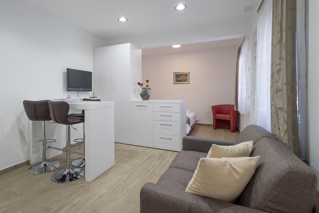 Drop In Split Luxury Suites Экстерьер фото