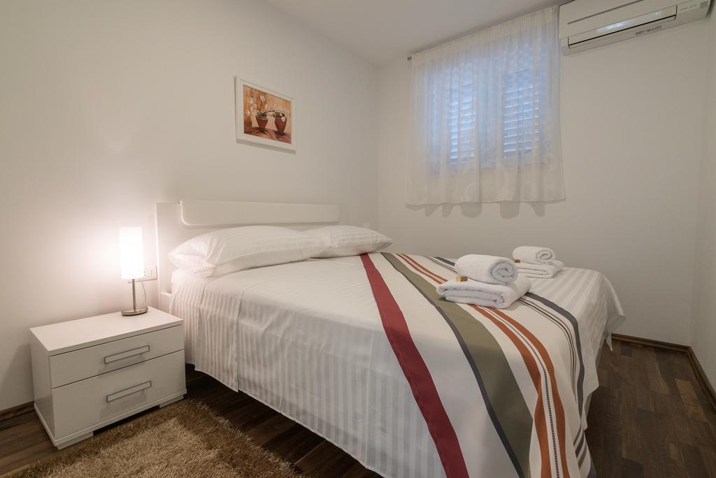 Drop In Split Luxury Suites Экстерьер фото