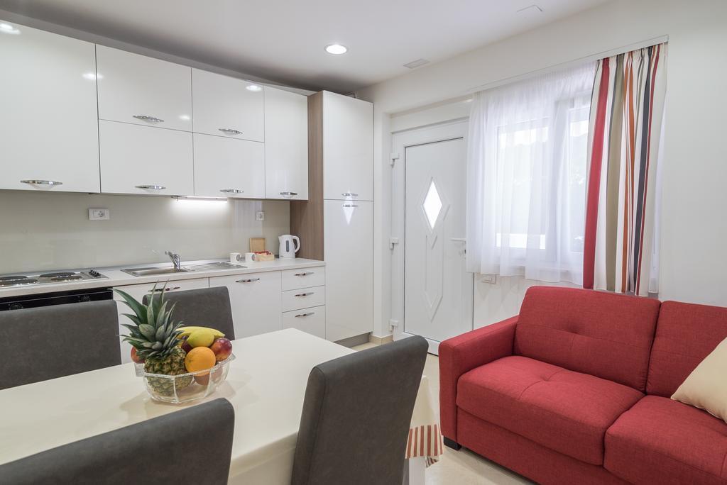 Drop In Split Luxury Suites Экстерьер фото