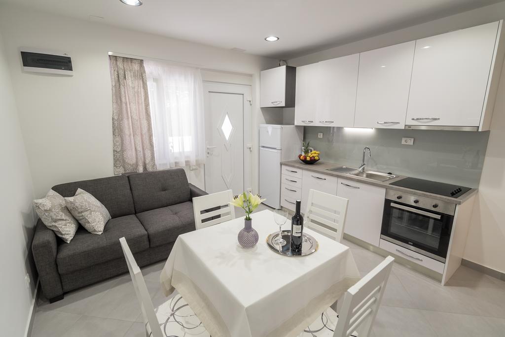 Drop In Split Luxury Suites Экстерьер фото