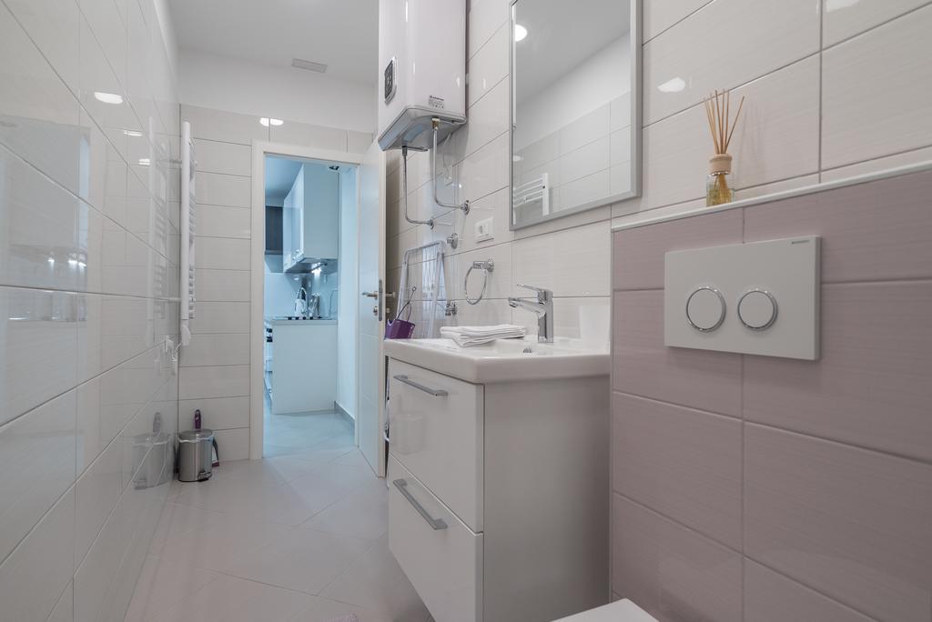 Drop In Split Luxury Suites Экстерьер фото