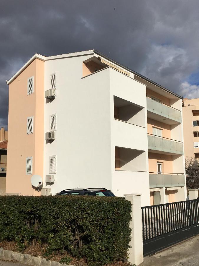 Drop In Split Luxury Suites Экстерьер фото